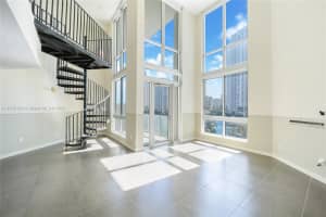 300 S Biscayne Blvd l 414, Miami, FL 33131, Sold 01/11/24