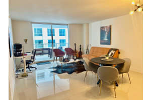 1200 Brickell Bay Dr APT 2008, Miami, FL 33131, Sold 01/17/24