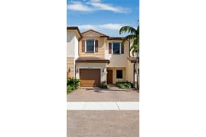 4674 Santa Cruz Way, Davie, FL 33314, Sold 12/01/23