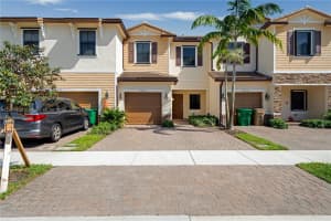 4674 Santa Cruz Way, Davie, FL 33314, Sold 12/01/23