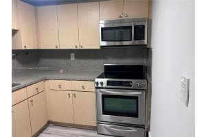606 W 81st St APT 229, Hialeah, FL 33014, Sold 01/05/24