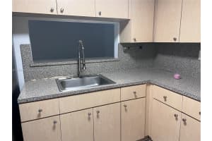 606 W 81st St APT 229, Hialeah, FL 33014, Sold 01/05/24