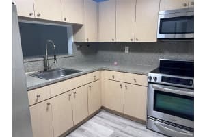 606 W 81st St APT 229, Hialeah, FL 33014, Sold 01/05/24