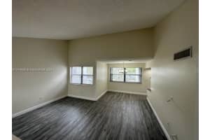 10284 NW 9th St Cir APT 202, Miami, FL 33172, Sold 02/01/24