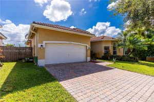 2048 SE 19th St, Homestead, FL 33035, Sold 02/23/24