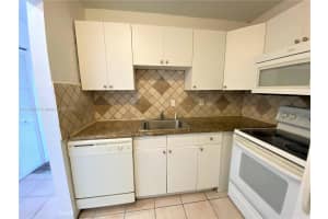 2775 Taft St APT 304, Hollywood, FL 33020, Sold 01/16/24