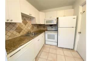 2775 Taft St APT 304, Hollywood, FL 33020, Sold 01/16/24