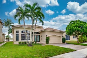 19390 SW 61st St, Fort Lauderdale, FL 33332, Sold 01/08/24