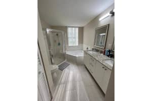 14827 Balgowan Rd Apt 104-8, Miami Lakes, FL 33016, Sold 03/29/24