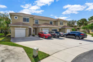 12124 SW 4th St, Pembroke Pines, FL 33025, Sold 12/14/23