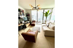 90 SW 3rd St APT 2203, Miami, FL 33130, Sold 12/08/23