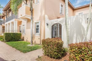 14611 SW 11th Ct, Pembroke Pines, FL 33027, Sold 12/22/23