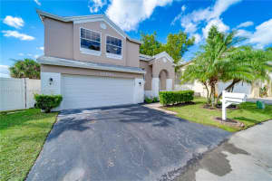 10941 SW 10th Pl, Davie, FL 33324, Sold 12/21/23