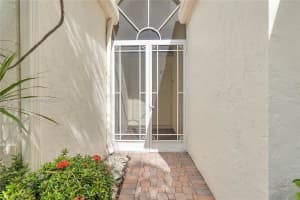 6043 Rossmoor Lakes Ct, Boynton Beach, FL 33437, Sold 12/12/23