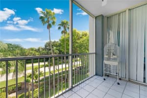 9725 NW 52nd St APT 308, Doral, FL 33178, Sold 02/14/24