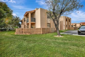 350 W Park Dr Apt 201-11, Miami, FL 33172, Sold 05/10/24