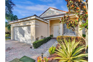 933 Falling Water Rd, Weston, FL 33326, Sold 12/27/23