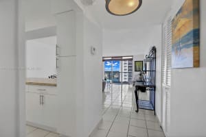 5701 Collins Ave APT 611, Miami Beach, FL 33140, Sold 04/15/24