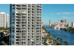 20515 E Country Club Dr APT 1442, Aventura, FL 33180, Sold 01/26/24
