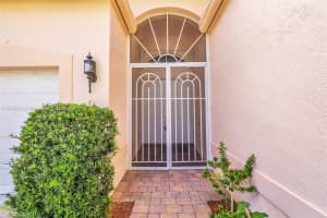 5198 Clover Creek Dr, Boynton Beach, FL 33437, Sold 02/06/24