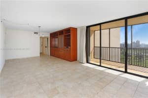 20379 W Country Club Dr APT 2439, Aventura, FL 33180, Sold 04/19/24