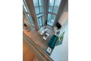 300 S Biscayne Blvd l 814, Miami, FL 33131, Sold 12/15/23