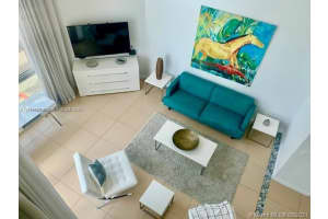 300 S Biscayne Blvd l 814, Miami, FL 33131, Sold 12/15/23