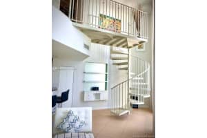 300 S Biscayne Blvd l 814, Miami, FL 33131, Sold 12/15/23