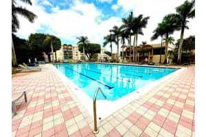 9300 Fontainebleau Blvd E303, Miami, FL 33172, Sold 04/16/24