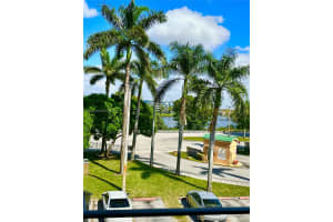 9300 Fontainebleau Blvd E303, Miami, FL 33172, Sold 04/16/24