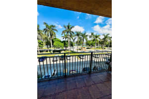 9300 Fontainebleau Blvd E303, Miami, FL 33172, Sold 04/16/24