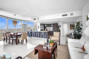 200 Biscayne Blvd Way APT 3802, Miami, FL 33131, Sold 07/31/24
