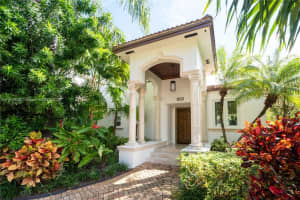 3103 N Bay Rd, Miami Beach, FL 33140, Sold 05/06/24