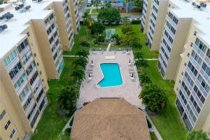 619 NE 14th Ave APT 206, Hallandale Beach, FL 33009, Sold 09/19/24