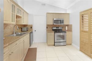 7252 Solandra Ln, Tamarac, FL 33321, Sold 01/25/24