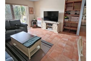 17000 NW 67th Ave APT 317, Hialeah, FL 33015, Sold 12/06/23