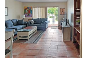 17000 NW 67th Ave APT 317, Hialeah, FL 33015, Sold 12/06/23