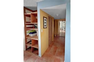 17000 NW 67th Ave APT 317, Hialeah, FL 33015, Sold 12/06/23