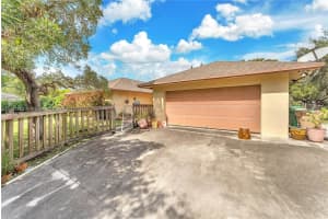 14621 SW 23rd St, Davie, FL 33325, Sold 01/25/24