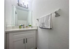 8025 NW 8th St APT 14, Miami, FL 33126, Sold 12/13/23