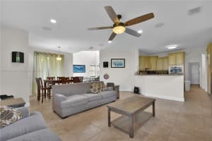 7862 NW 113th Pl, Medley, FL 33178, Sold 06/07/24