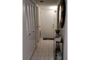 301 Cambridge Rd APT 306, Hollywood, FL 33024, Sold 05/01/24