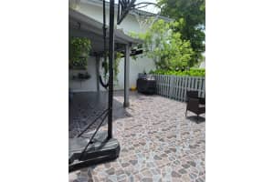 10584 NW 8th Ln a 4, Miami, FL 33172, Sold 02/23/24
