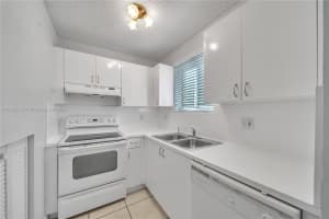8177 NW 8th St APT D9, Miami, FL 33126, Sold 01/22/24