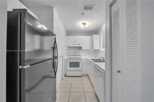 8177 NW 8th St APT D9, Miami, FL 33126, Sold 01/22/24