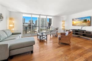 1200 Brickell Bay Dr APT 2523, Miami, FL 33131, Sold 07/19/24