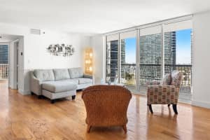 1200 Brickell Bay Dr APT 2523, Miami, FL 33131, Sold 07/19/24