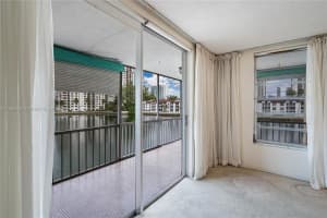 2999 Point E Dr APT C314, Aventura, FL 33160, Sold 03/29/24