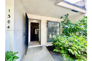 2780 S Oakland Forest Dr APT 1304, Oakland Park, FL 33309, Sold 12/20/23