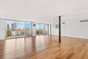 3703 Ne 166th St 602, North Miami Beach